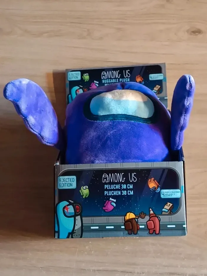 Peluche among us violet ejected édition