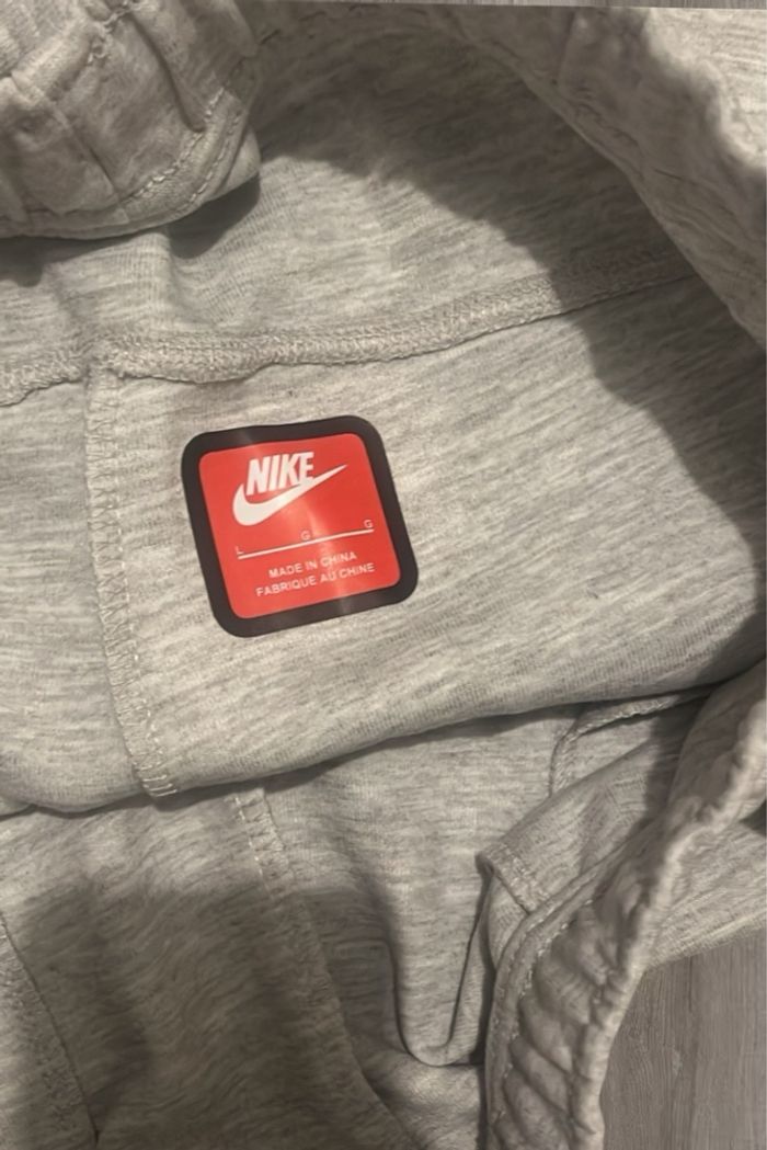 Bas Nike tech /gris /grey /L /Neuf - photo numéro 3