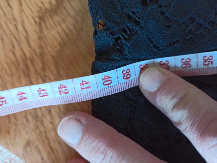 Robe noire - photo numéro 16