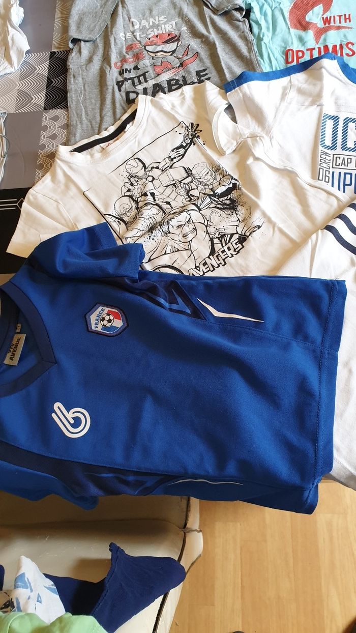 Lot de 6 Tee-shirt taille 4ans très bonne état - photo numéro 2