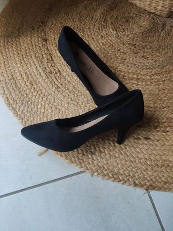 Escarpins en daim. Noir pointure 37