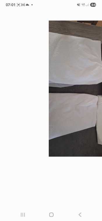 4 aleze et 3 draps housse