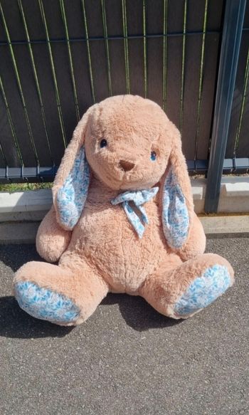 Grande peluche lapin fleuri neuve