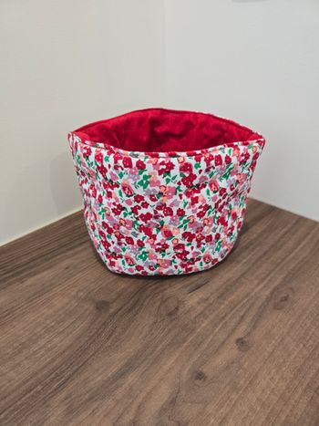Petit panier de rangement fleuri (Neuf).