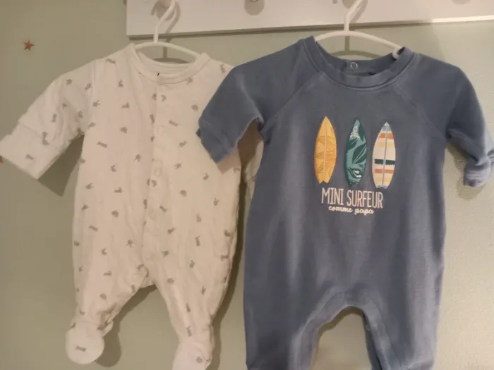 Lot 2 pyjamas