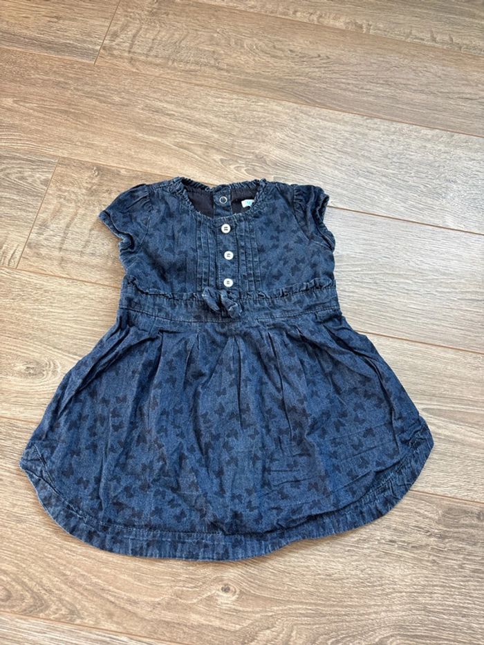 Robe bleu avec papillons en 12 mois