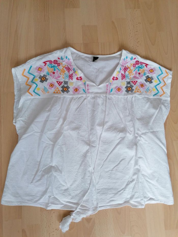 Blouse brodée XL