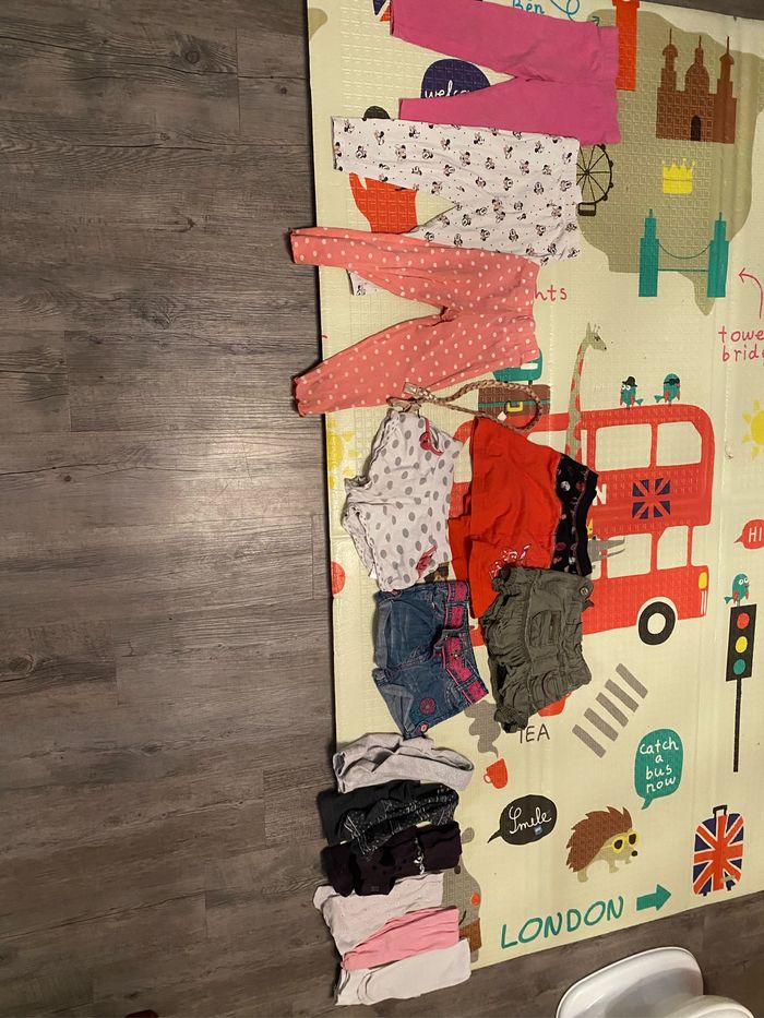 Lot 13 bas taille 3 ans (jupes, shorts, leggings, collants)