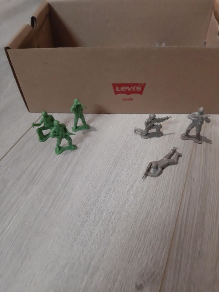 Soldats plastique