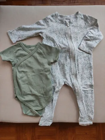 Lot body manches courtes et pyjama léger Vertbaudet 9 mois