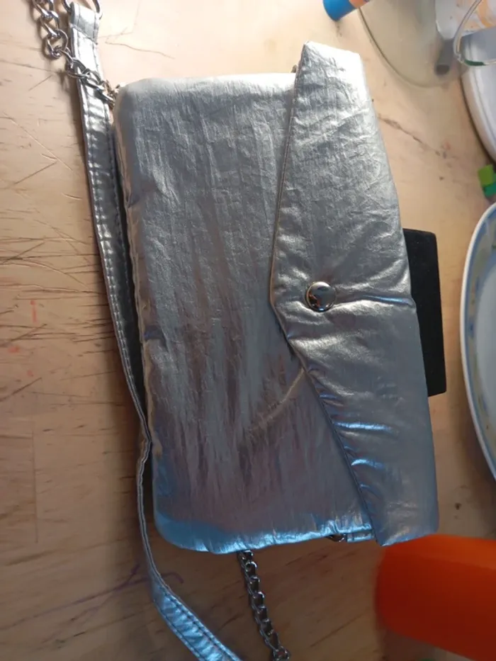 Petit sac argenté neuf - photo numéro 2