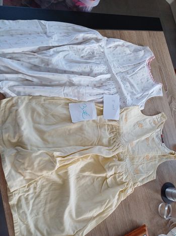 Lot 2 robes 8 ans