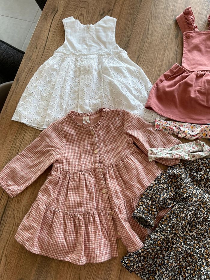 Lot de robes 6 mois + 2 bandeaux - photo numéro 2