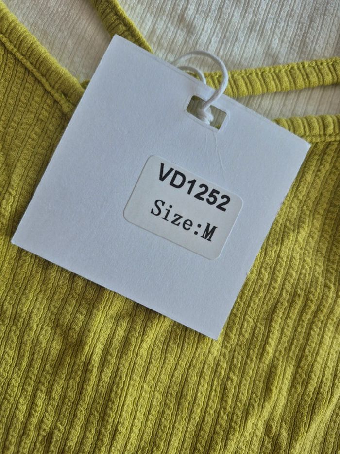 Lot de 4 Débardeurs Femme Taille M/38 - photo numéro 2