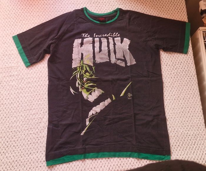 Lot 2 tee-shirts  Marvel - photo numéro 2