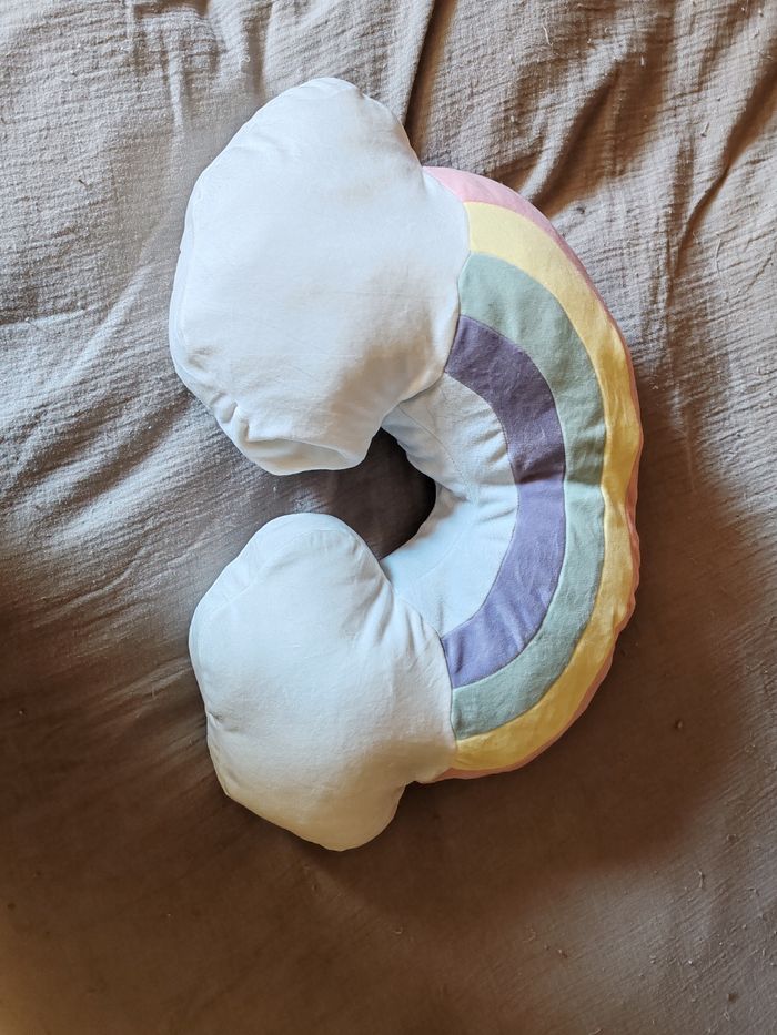 Coussin arc en ciel - photo numéro 2
