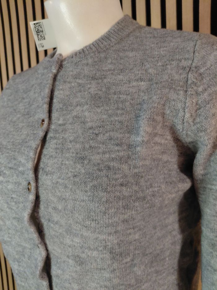 Très joli cardigan gris H&M 🖤 - photo numéro 6