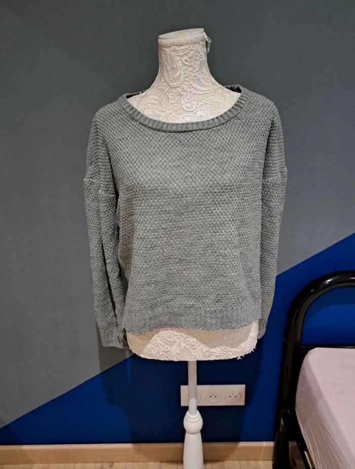 Pull gris et petits nœuds derrière taille L kiabi - photo numéro 2