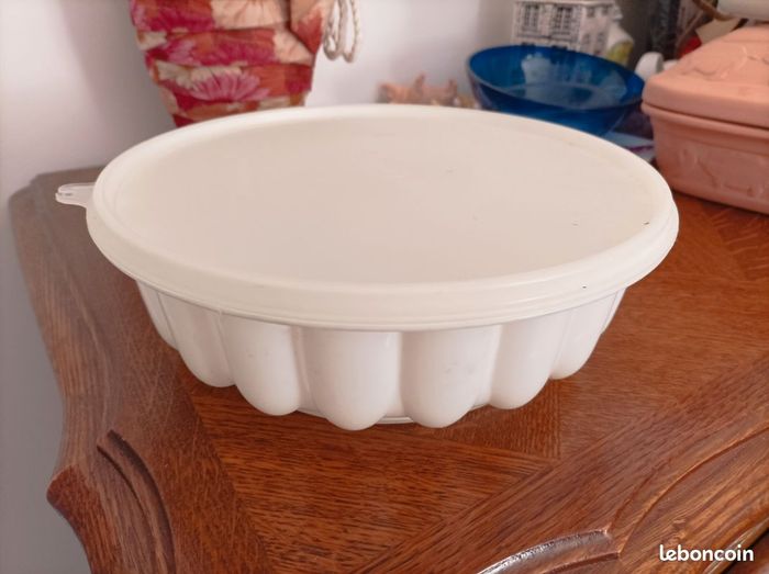 Moule couronne Tupperware