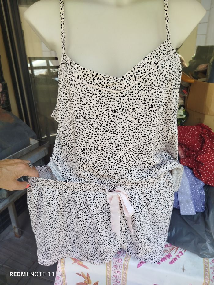 KytieLfemme. Ensemble taille L mais taille très grand