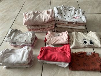 Pyjama/body 1 mois (fillles)