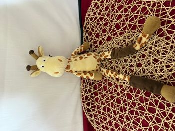 Doudou girafe aux longues pattes LES PETITES MARIE