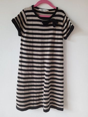 Robe de fête noire et dorée