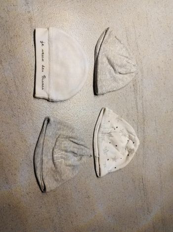 Lot de 4 bonnets de naissance