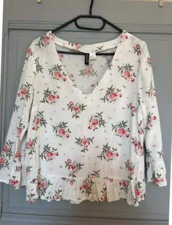 Blouse fleurie à volants H&M