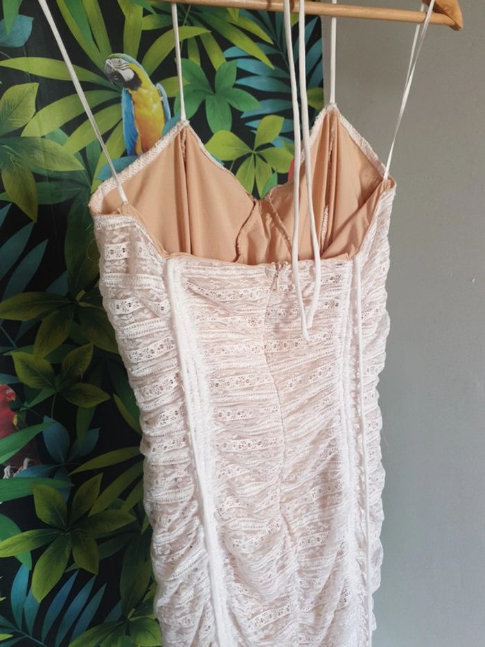 Robe bustier dentelles sexy - photo numéro 3