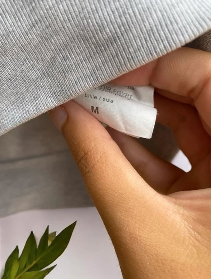 🎀Pull Gris "Team bonheur " Brodé Rose Taille M cache cache 🎀 - photo numéro 3