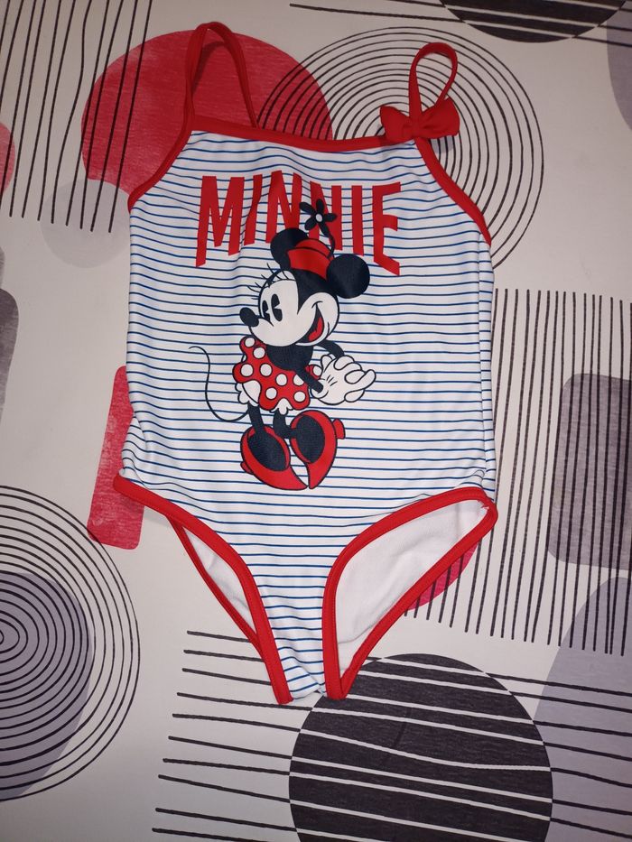 Maillot de bain 1 pièce Minnie taille 3 ans 👧 état neuf
