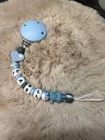 Attache tétine hippopotame 