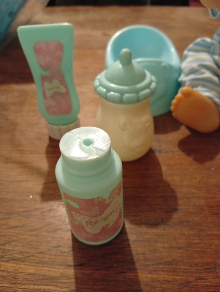 Poupon Manon et ses accessoires - photo numéro 4