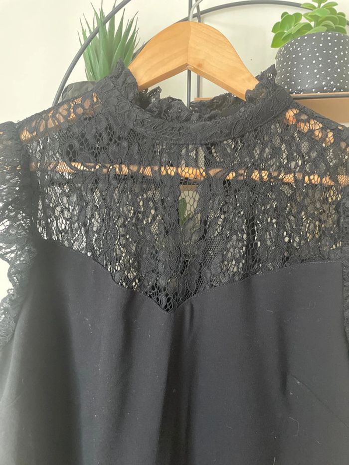 Robe dentelle noire - photo numéro 2
