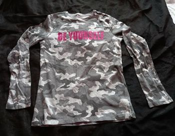 TEE SHIRT PRIMARK 10/11 ANS (146)