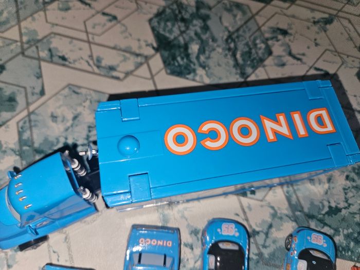 Disney Pixar Cars véhicule Camion Transporteur dinoco king 43 + toutes les voitures - photo numéro 8