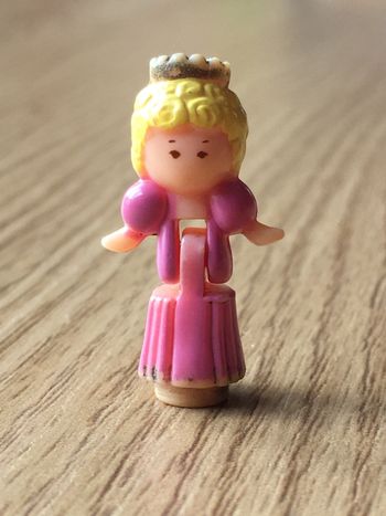 Polly Pocket figurine