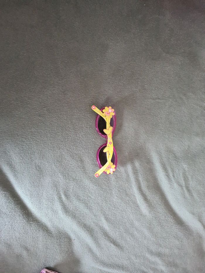 Lunette de soleil - photo numéro 2