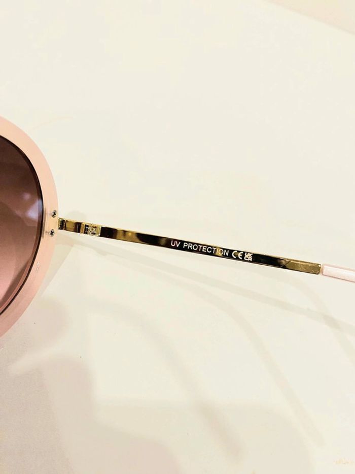 Lunette de soleil femme ronde rose marbré et dorée verres dégradés UV protection catégorie 2 - photo numéro 4