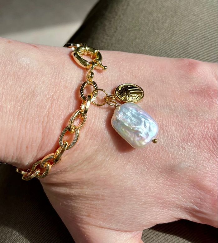 Bracelet talisman perle d’eau douce et amulette scarabée - photo numéro 7