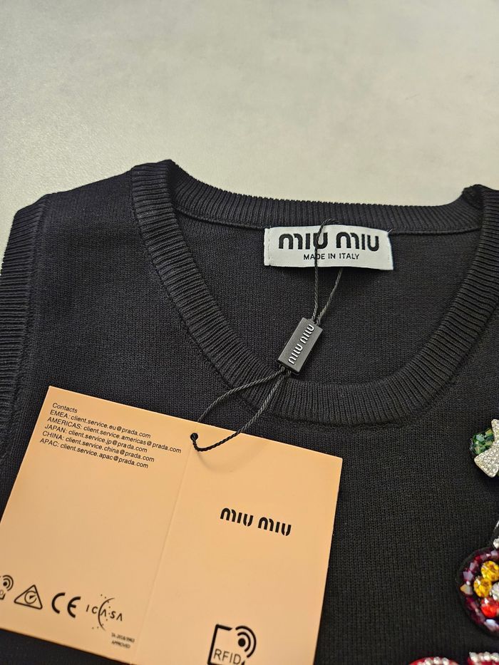 Débardeur Miu Miu noir rouge 🍒 - photo numéro 3