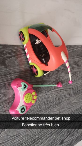 Voiture télécommander pet shop