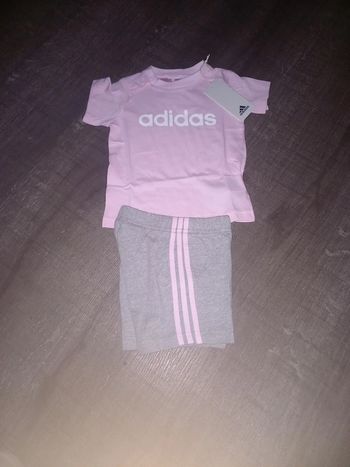 Neuf taille 9 12 mois marque Adidas