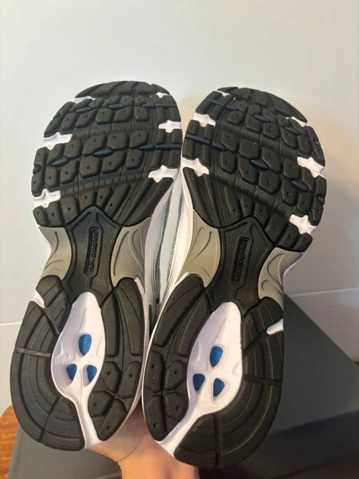 Baskets New Balance 530 taille 40 - photo numéro 4