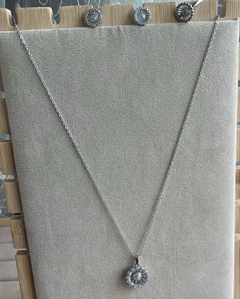 Collier boucles d’oreilles