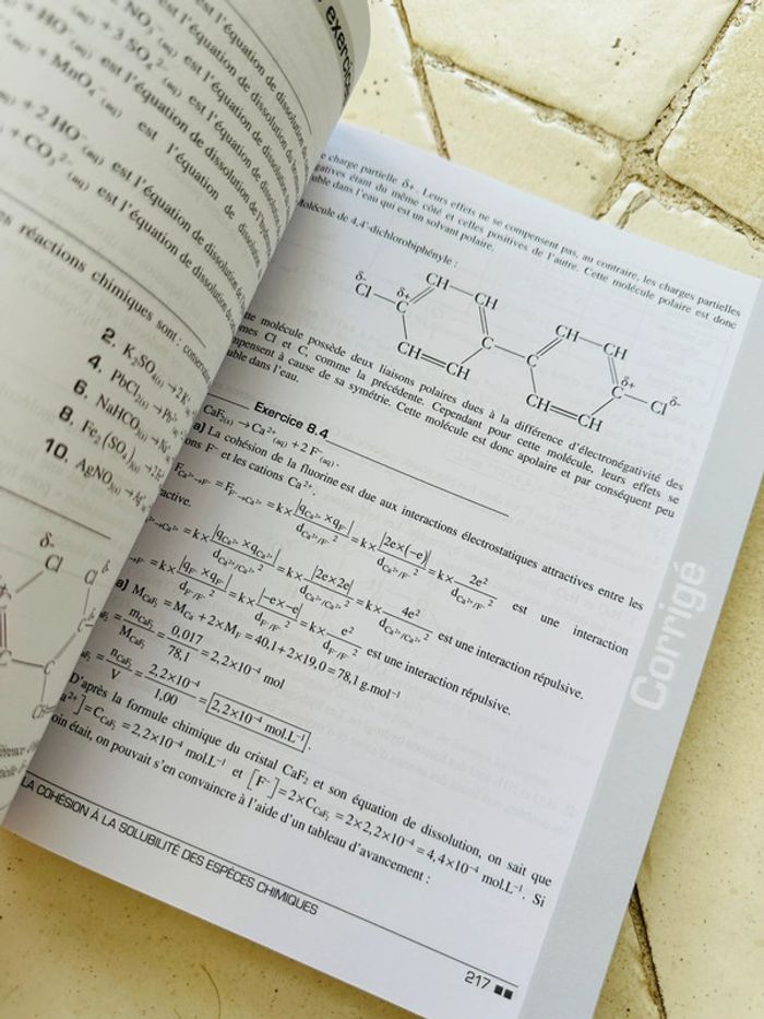 Livre - Spécialité physique chimie 1ere - photo numéro 2