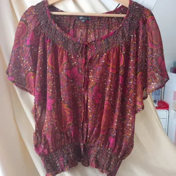Top fluide à fleurs habillé 36