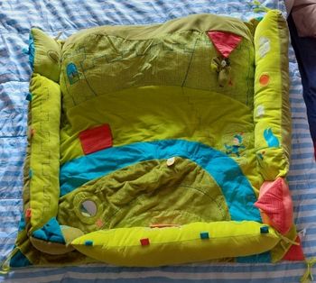 Tapis et tour de parc Walter le dragon