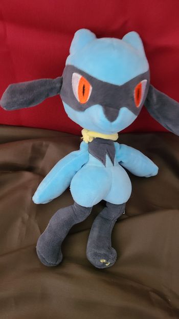 BANDAI Peluche Riolu 20 cm Pokémon